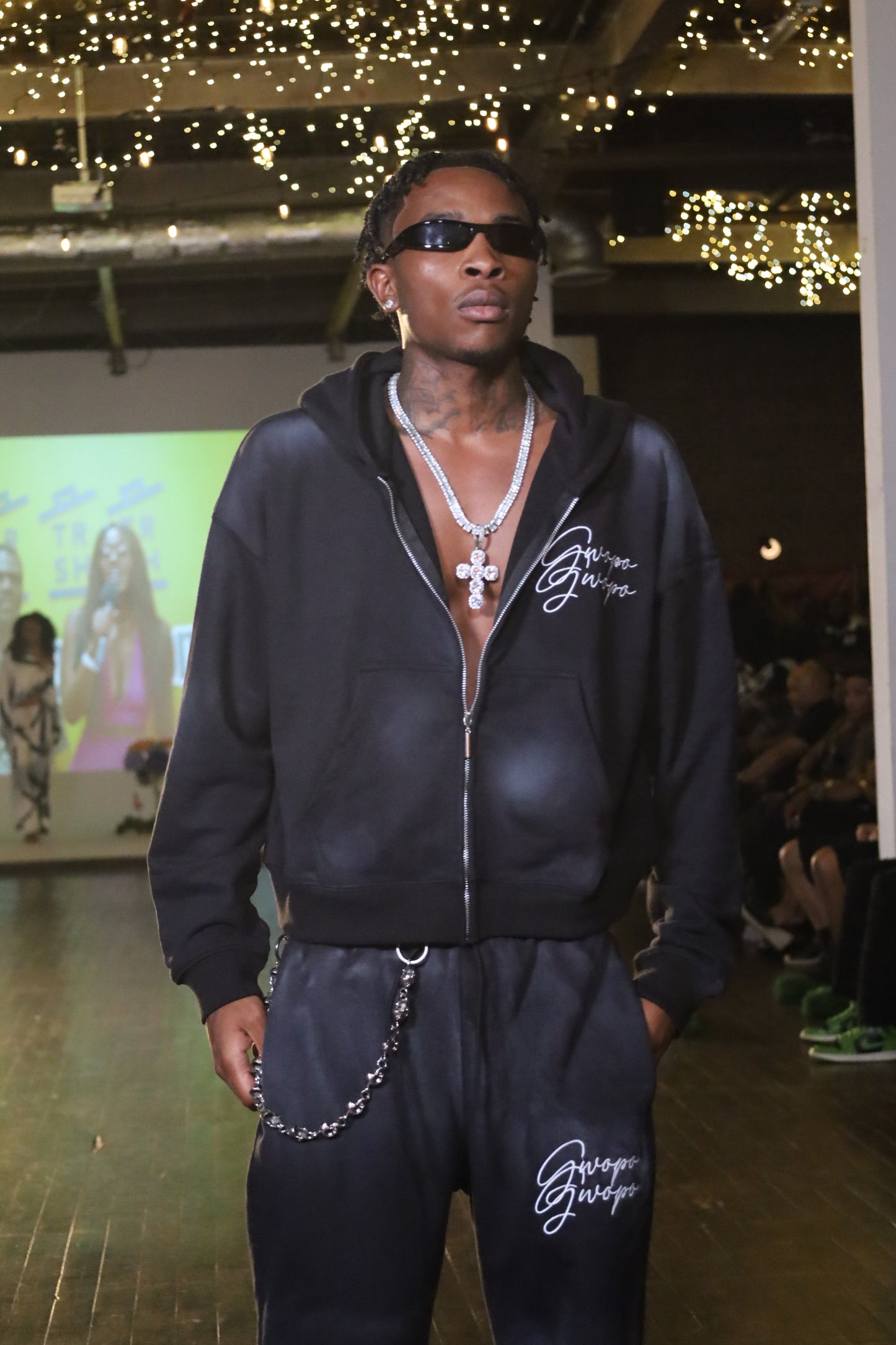 Eclipse Zip up